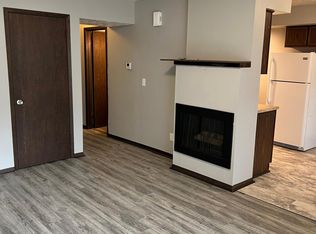 2415 E 50th St APT 3, Davenport, IA 52807