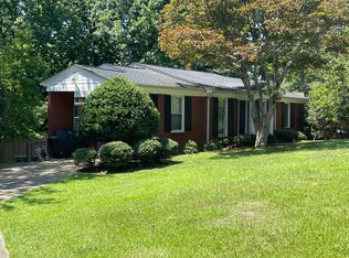 563 Mountain View Cir, Gainesville, GA 30501