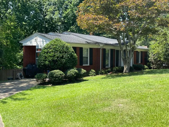 563 Mountain View Cir, Gainesville, GA 30501