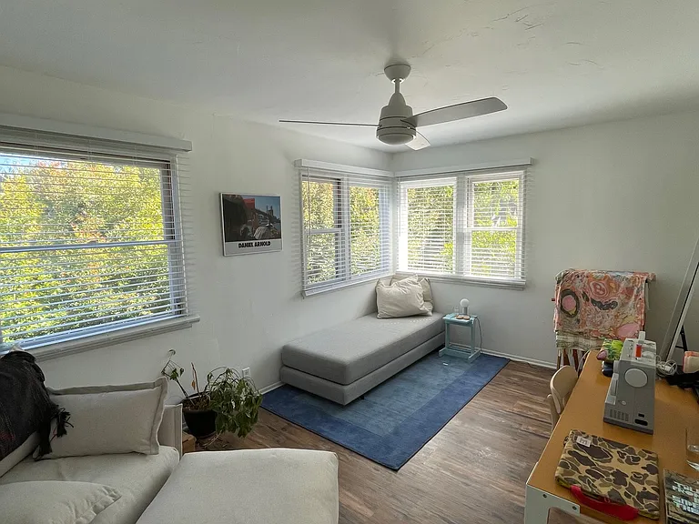 819 W Mission St — Photo 4