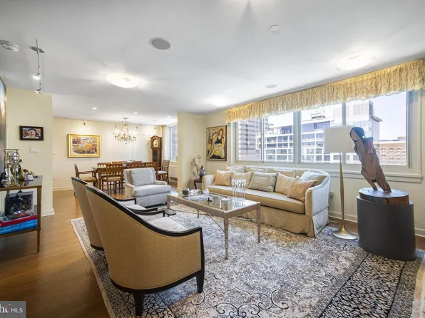 1919 Chestnut St, Philadelphia, PA 19103