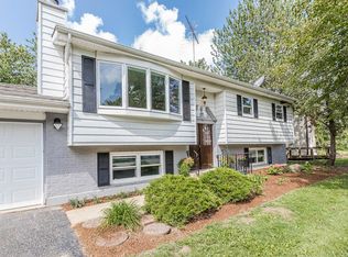 611 Country Club Dr, McHenry, IL 60050