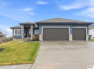 18859 Patrick Ave, Elkhorn, NE 68022