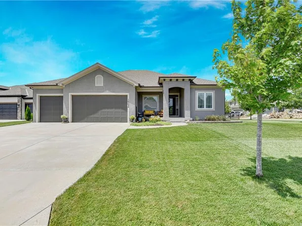 16394 S Loiret St, Olathe, KS 66062