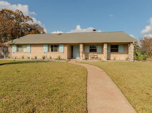 5710 Pickwick Ln, Beaumont, TX 77706