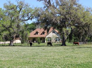 460 County Road 28, Angleton, TX 77515