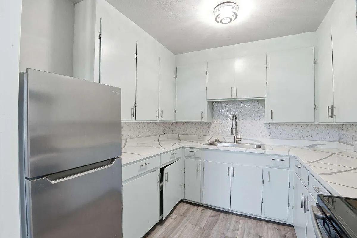 Building Photo - 6318 Laramie St #2