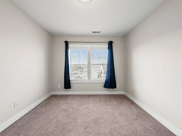 1813 Iron Mill Dr — Photo 35