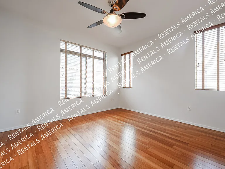 2402 E 5th St #1515 — Photo 16