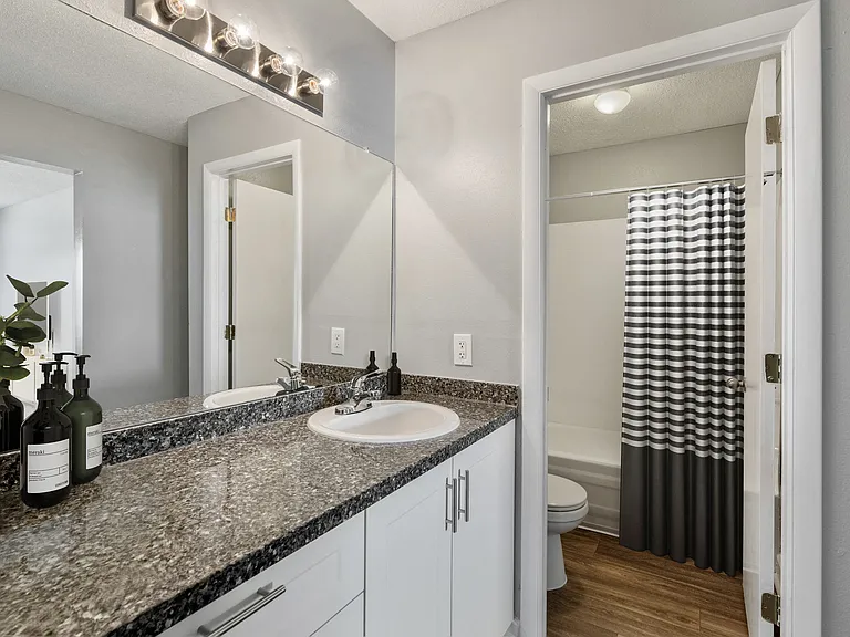 Mirabelle Apartments — Photo 10