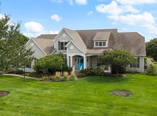 1555 Crimson King Ct, Geneseo, IL 61254