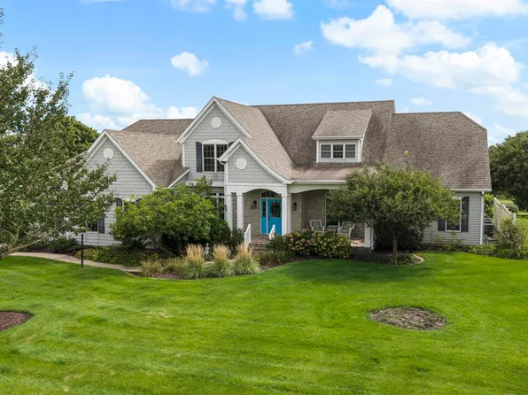 1555 Crimson King Ct, Geneseo, IL 61254