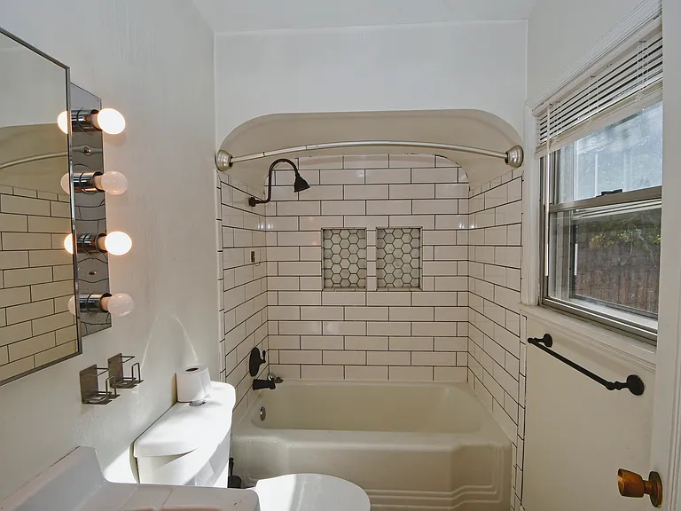 1339 Faland Way — Photo 16