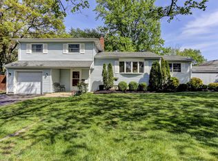 4 Mercury St, New Monmouth, NJ 07748
