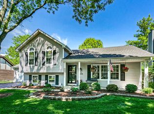 1208 Bainbridge Dr, Naperville, IL 60563