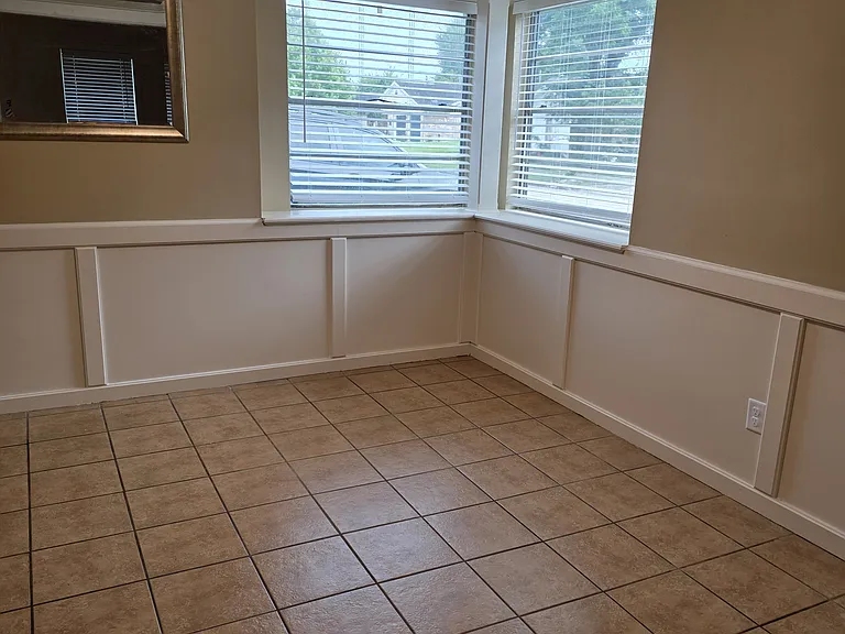 202 Grant St — Photo 3