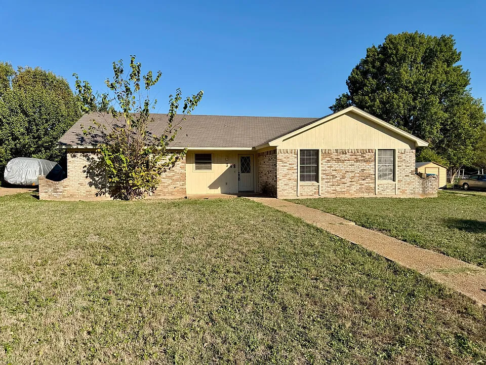 308 Cedarwood Ln