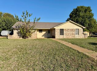 308 Cedarwood Ln, Hewitt, TX 76643
