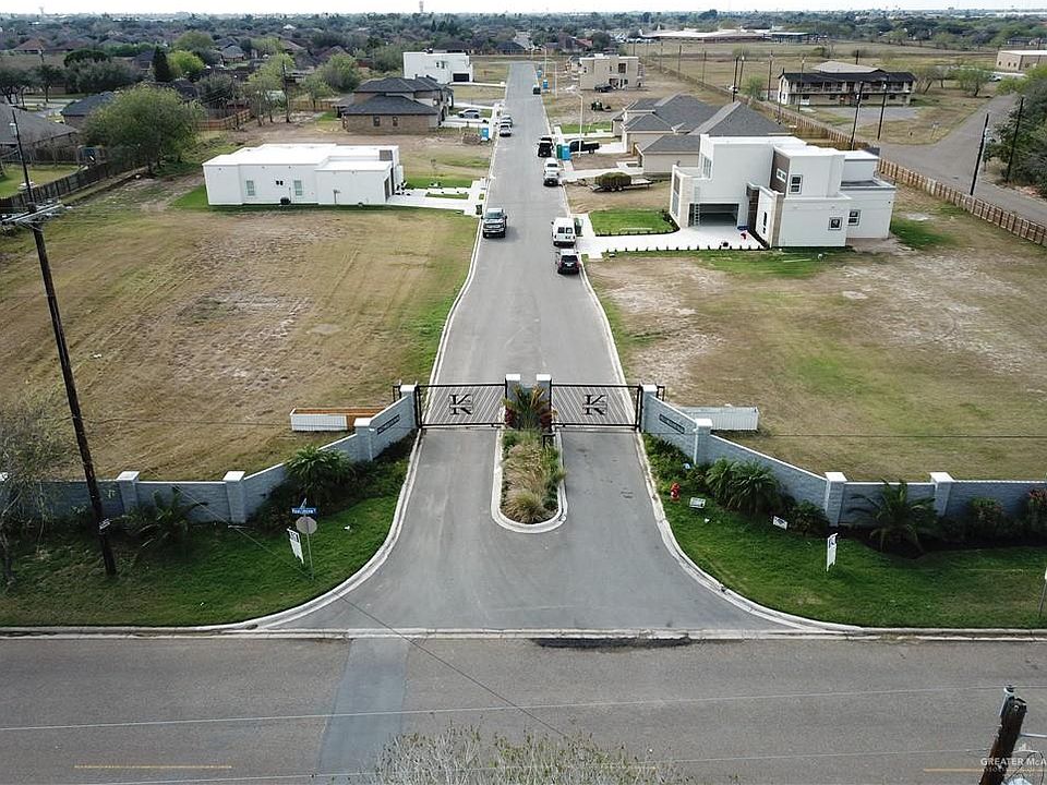 2nd image of 2406 King Palm Dr