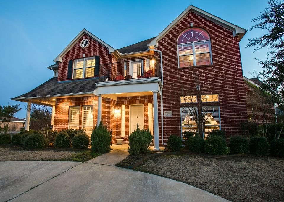 1st image of 210 Tanglewood Dr