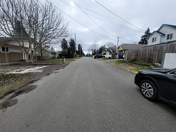 4th image of 8419 Tacoma Ave S