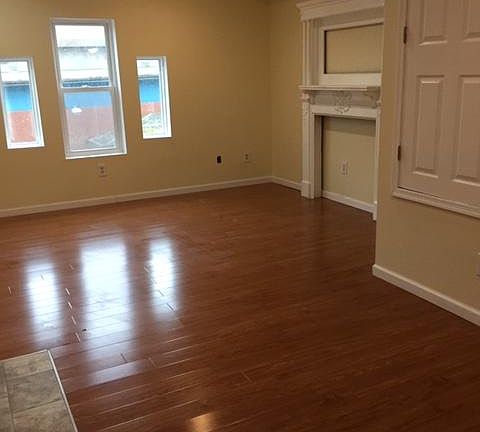 2nd image of 4911 Market St Unit 2
