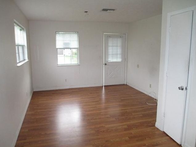 1st image of 8115 105th Ct