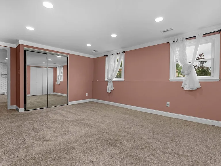 2431 Clydesdale Rd — Photo 14