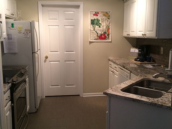 2nd image of 1495 Cambridge Lakes Dr