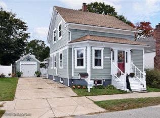 53 Smith St, Riverside, RI 02915