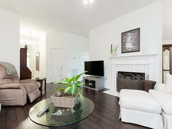2nd image of 2553 Devon Valley Dr