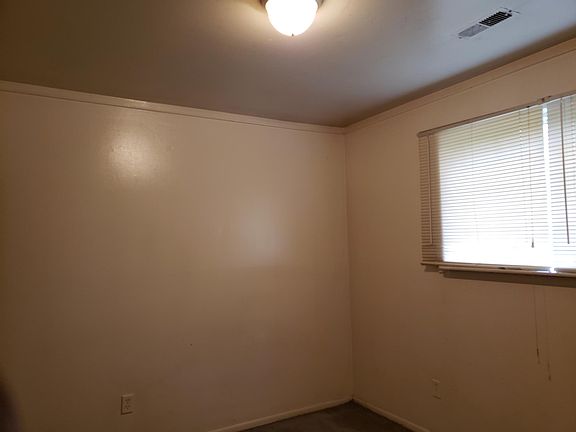 5th image of 16590 Woodbine St