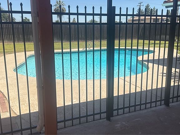 4th image of 2318 Hasti Acres Dr