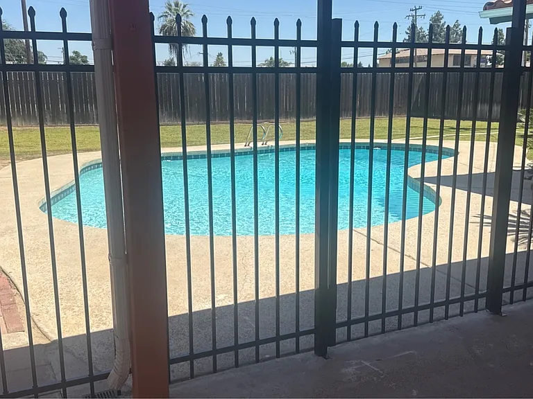 2318 Hasti Acres Dr — Photo 4