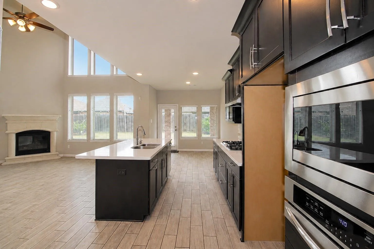 5 bed, 4.0 bath, 3161 sqft, $3,250 — Photo 2