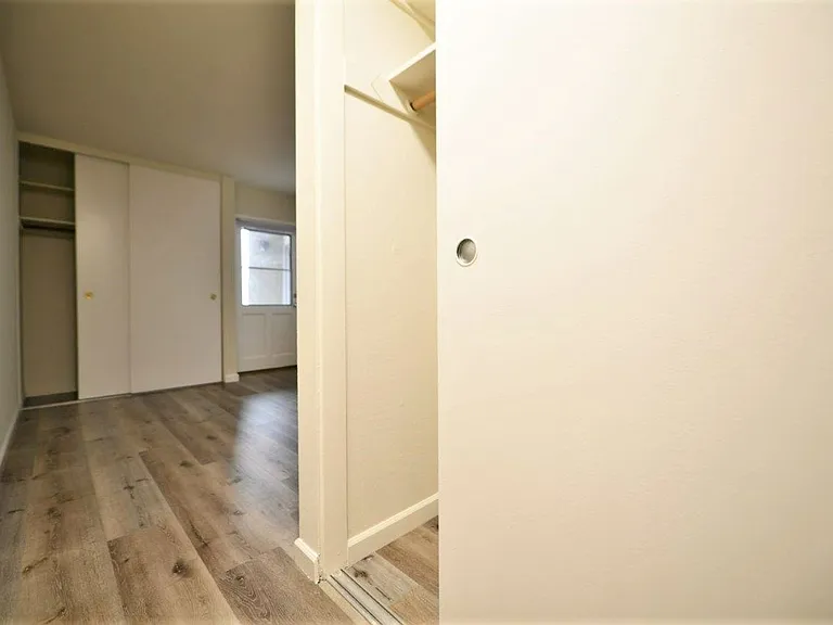 2415 College Ave. — Photo 15