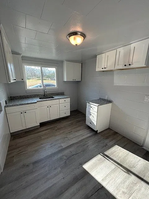 2 bed, 1232 sqft, $925 — Photo 2