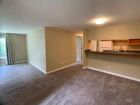 4th image of 319 E Park St Unit 2