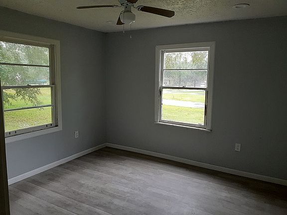5th image of 230 Edna Dr #2