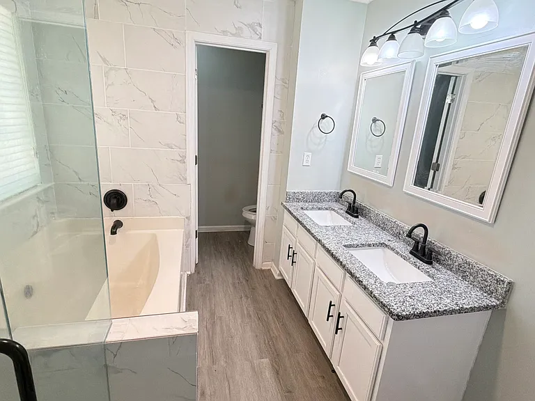 2400 Hampton Estates Dr SW #A — Photo 7