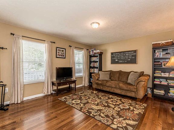 2nd image of 6066 Driftwood Ct