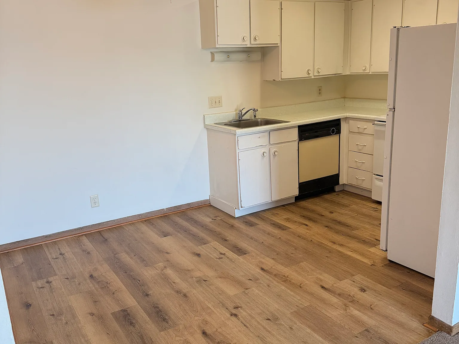 2 bed, 825 sqft, $875 — Photo 2