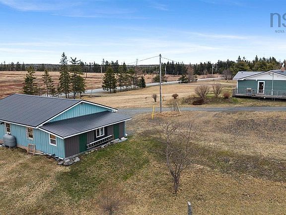 3rd image of 684 Saint Marys Rd