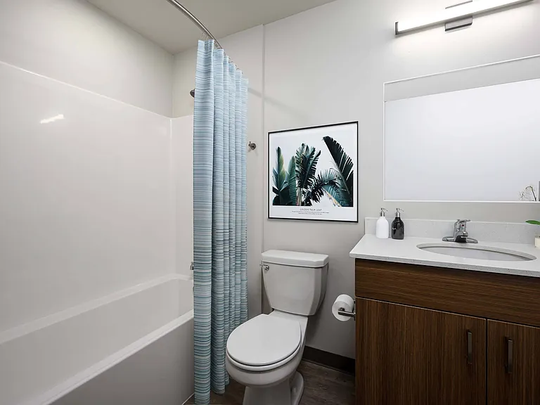 2 Bedrooms 2 Bathrooms