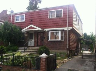 7164 162nd St, Fresh Meadows, NY 11365
