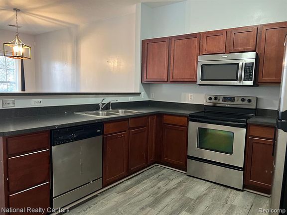 4th image of 17933 Windflower Dr