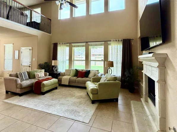 6846 Fitzgerald Ct, Sugar Land, TX 77479