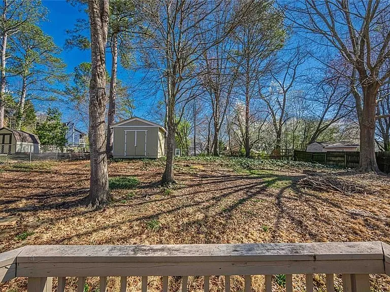 2491 Redfield Dr — Photo 29