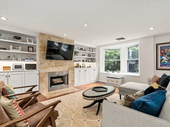 27-37 Chestnut St #209, Charlestown, MA 02129