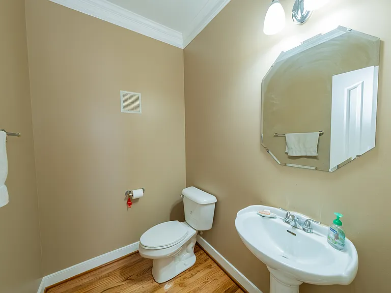 9721 Pemberton Crossing Dr — Photo 27